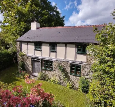 Luxurious Cottage with Lovely Views in Rural Location