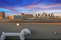 Bishop Arts~Dallas Skyline Views~Rooftop~3 Bedroom with Private Bathrooms