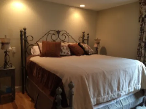 Snowcreek Condo at Sugarbush Resort-2 beds/2 baths, slopeside