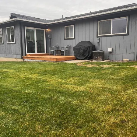 New! 2 Kings! Hot Tub! Access to Full Gym!Espresso! Fully Fenced Yard!
