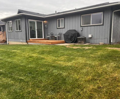 New! 2 Kings! Hot Tub! Access to Full Gym!Espresso! Fully Fenced Yard!