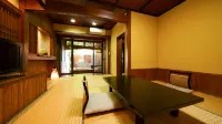 Ureshino Onsen Kujaku - 3-Star