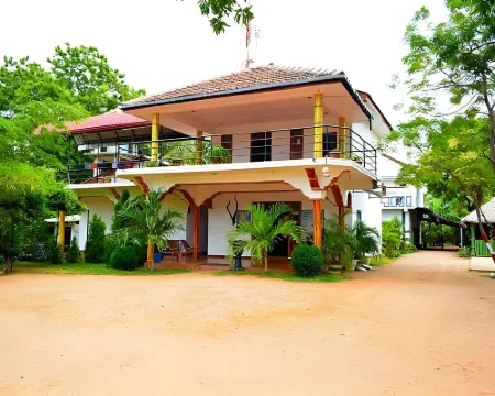 Thirumalai Park Hotels in Nilaveli