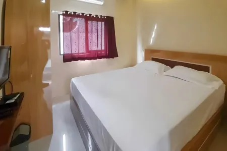 Jatiwangi Syariah Guest House Mitra RedDoorz Отели в г. Jatiwangi