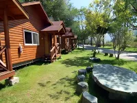 Pei Kong Creek Resort Hotels in Guoxing Township