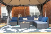 Spacious 5-bedroom house with WiFi, AC and parking in peaceful Southaven. Hotel a Southaven