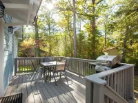 Cozy Cottage within walking distance to all that Historic Flat Rock has to offer Hotéis em Flat Rock