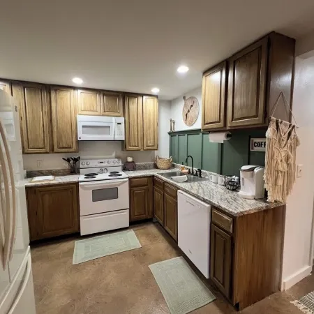 Cozy Home on the edge of Rolla! Hotels in Rolla