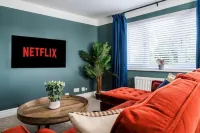 The Coach House, 3 bed apartment with free off-street parking in Ellesmere Port