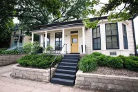 Entire Duplex West 7th, Xcel, and DT St. Paul Sleeps 8 Off street Parking!