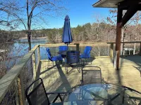 Hannah's Hideaway-3 Miles To Stores, Restaurants, Sleeps 16, No Steps To water!