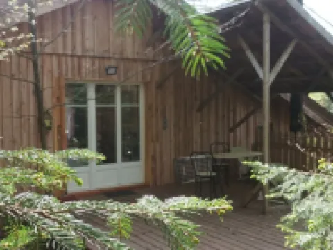 Chalet close to the forest with private spa jacuzzi Hôtels à : Tendon
