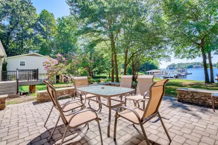 BREATHTAKING VIEWS AT NORMANDY BREEZE!