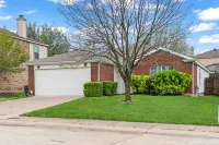 stunning 4-bedroom house, only 10 minutes from downtown Dallas! Hotels near Walmart Supercenter