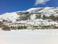 SERRE CHEVALIER Le Monetier F3 en roc belle vue face au glacier