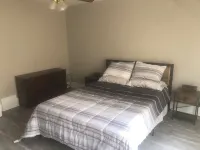 Nice little hideaway close to all the downtown amenities