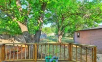 3 BD Retreat - 5 Mins from Downtown-Sleeps 12- Tx hospitality amenities!