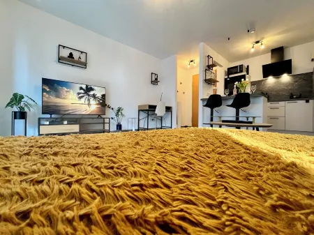 Kaiser-CITY-Apartment | city center | 2 rooms | balcony | Smart-TV Отели рядом с достопримечательностью «Fachschaft Informatik am KIT»