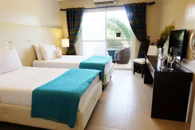 CML Beach Resort & Water Park Hotel in zona Nonong Casto Beach Resort