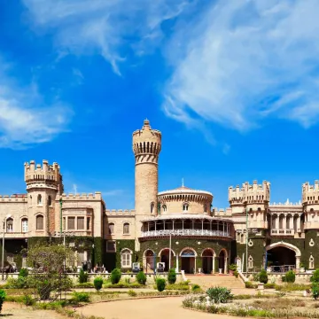 Fairfield by Marriott Bengaluru Rajajinagar Отели рядом с достопримечательностью «Торговый квартал Ганди-Базар»