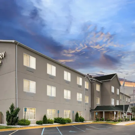 Country Inn & Suites by Radisson, Grand Rapids Airport, MI