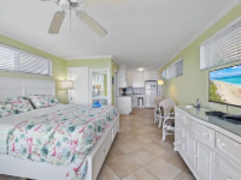 Las Hermanas 1 Hotels in Longboat Key