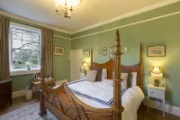 Grosvenor Villa Hotels near Solsbury Hill