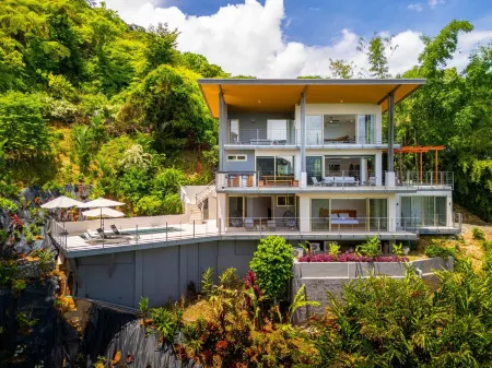 Tropical Oceanview Retreat 11br for 27 Guests