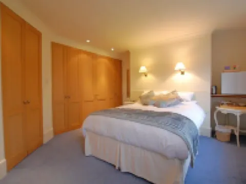 Falcon Inn Hotels in Uxbridge