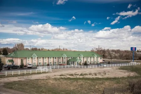 Motel 6 Idaho Falls, ID - Snake River Отели рядом с достопримечательностью «Giant Eagle Waterfall Nest»