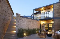 Villa with Outdoor Pool for 8 Persons - parking