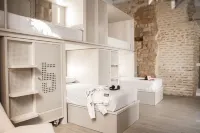 Room00 Salvador Hostel Hôtels à proximité de : Mairie de Séville