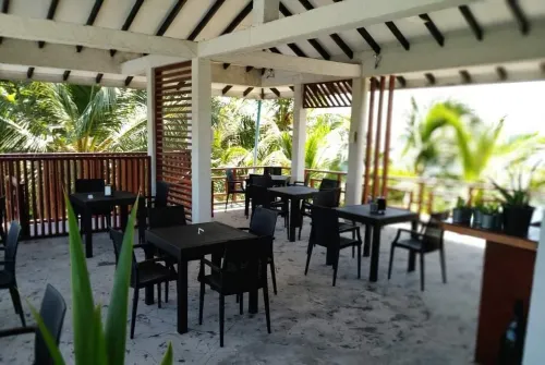 Kendhoo HolidaysRavehimagu - parking