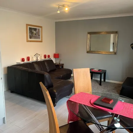 Lovely 2-Bed Apartment in Wallasey, Sleeps 4
