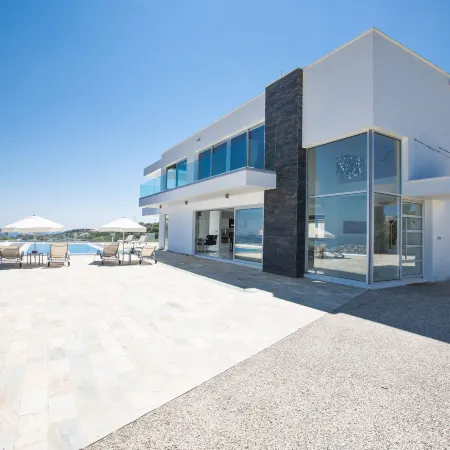 KO1 with Breathtaking Sea Views