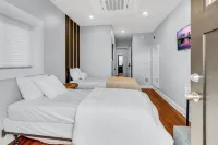 Brewerytown Balcony Retreat W Oxford 1Br Hotels in Bala-Cynwyd
