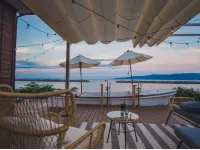 AKIYATO Sea Side Tsubaki (Moremotto Sakasama Dog Resort) Các khách sạn ở Sado