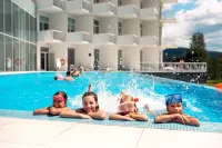 Hotel Crystal Mountain - piscina