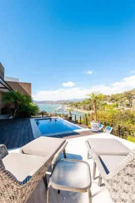 Casa Azul Lakeview Terrace Retreat in Avándaro - 4-Star