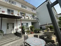 Casa signorile Marianna Hotel in zona Centro Commerciale "Vulcano Buono"