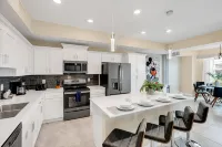 New Magically Themed Condo w Pool View