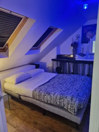 Super Large Apartment in London for Larger Groups Отели в г. Мичам