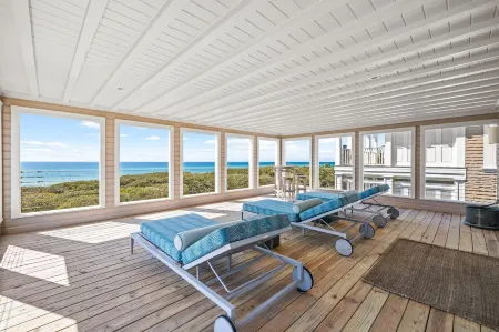 Beach Front Seaside Home - Outside the Box - 4Br 4,5BTH Home