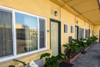 Deluxe Inn Hotels in Daly City