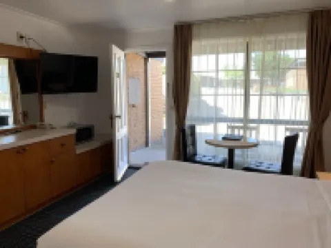 Swaggers Motor Inn Hotels in Yass