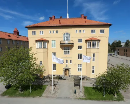 Livgrenadjärmässen Hotell-Fest-Konferens โรงแรมในลินเชอปิง