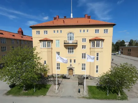 Livgrenadjärmässen Hotell-Fest-Konferens Отели в г. Линкопин
