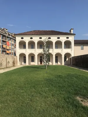 Hotel Cascina Fossata & Residence Отели рядом с достопримечательностью «Torino Outlet Village»