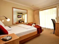 Hajo's Lodge & Spa Hotels near Paddocks shopping Centre