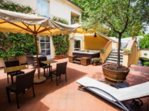 โรงแรมอิลาเรีย โรงแรมในลุกกา